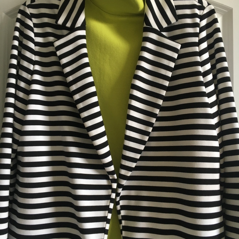 NEW MARKDOWN FOR SPRING!! All Season Black and White Chico's Jacket